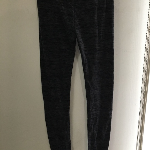 Gray Textured Leggings - Picture 5 of 6